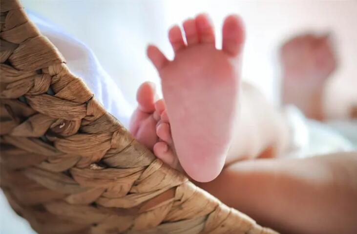 满月婴儿的基本发育指标(足月新生儿的发育指标)