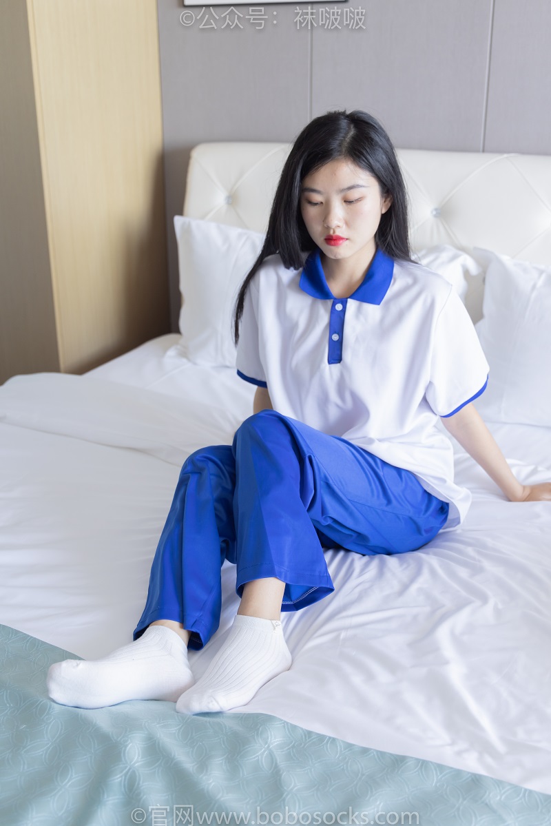 [BoBoSocks袜啵啵] 039期：小奶熊-校服、vans帆布鞋、短白棉袜、裸足 花絮版