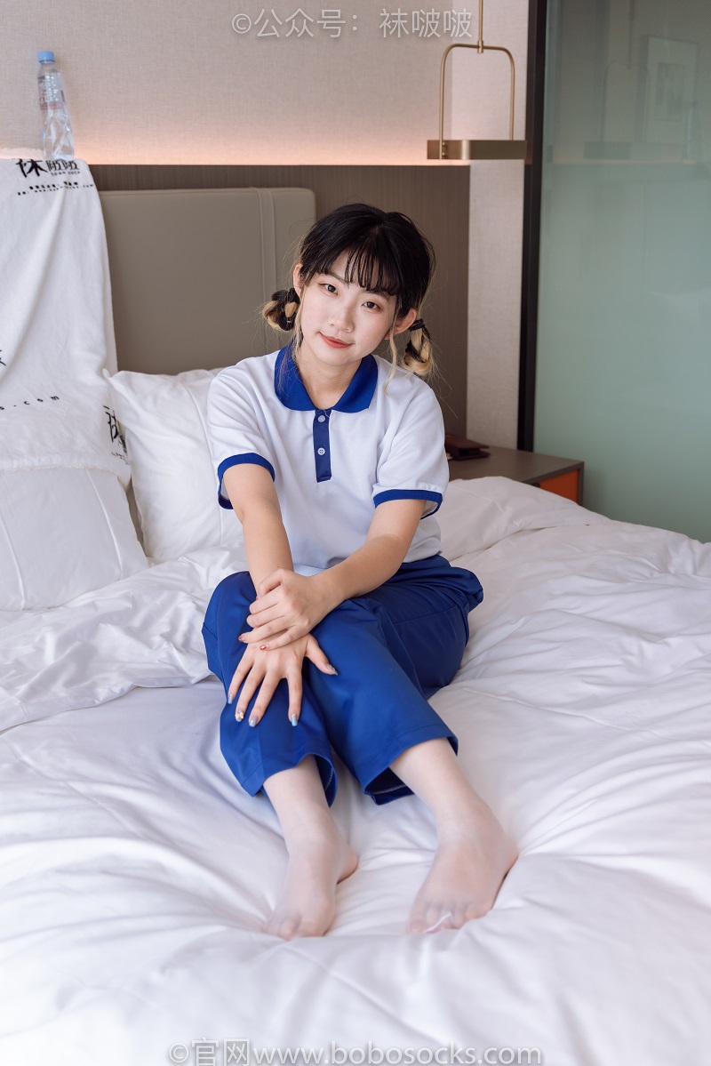 [BoBoSocks袜啵啵] 042期：砂糖-校服、板鞋、白棉袜、油亮白丝（脚尖透明款、裤里丝）花絮版