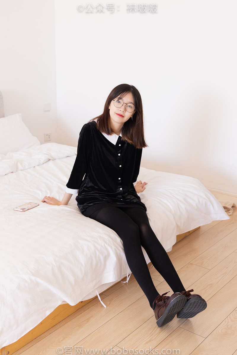 [BoBoSocks袜啵啵] 053期：小甜豆-皮鞋、厚黑丝、黑色蕾丝船袜 花絮版