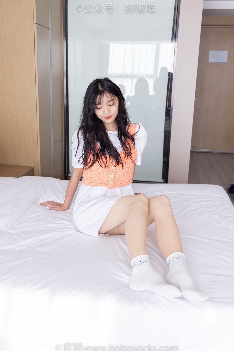 [BoBoSocks袜啵啵] 062期：涵涵-运动鞋、白棉袜、厚肉丝（脚尖加固款）花絮版