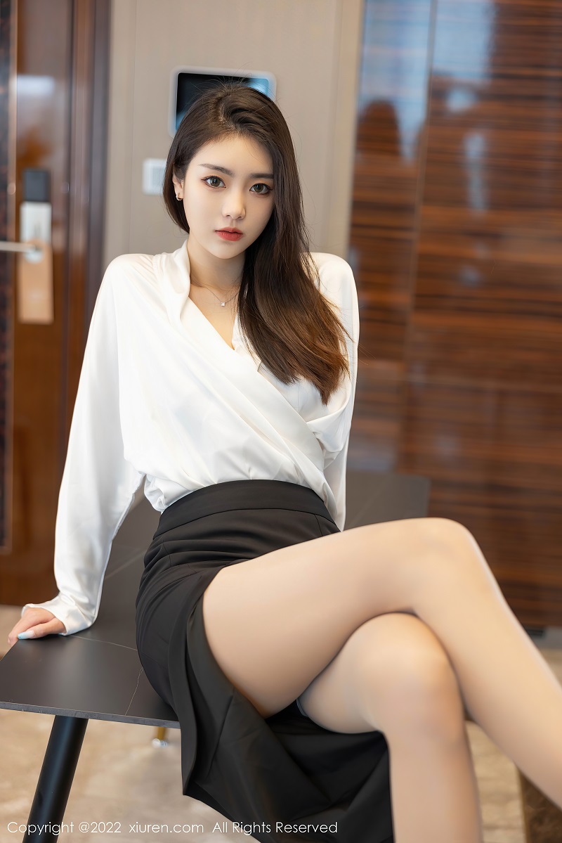 [XIUREN秀人网] 2022.04.14 NO.4869 可樂Vicky 性感写真