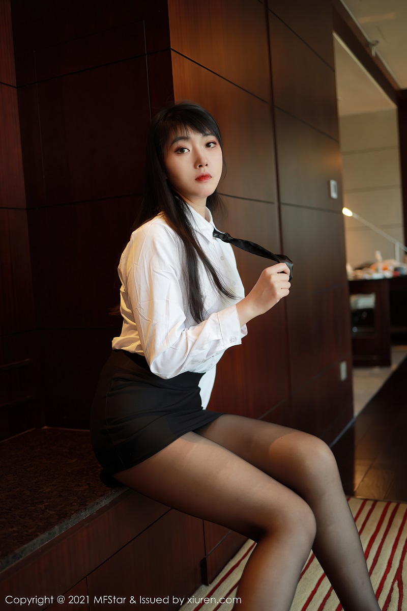[MFStar模范学院] 2021.01.28 VOL.449 锅包又you 白衬衫黑短裙职场秘制职业OL系列