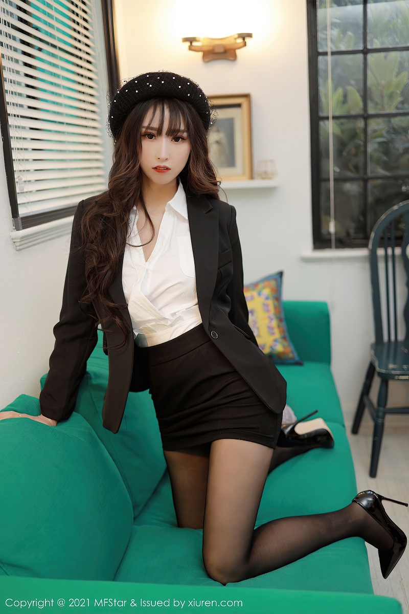 [MFStar模范学院] 2021.03.03 VOL.463 小波多 性感连体衣写真