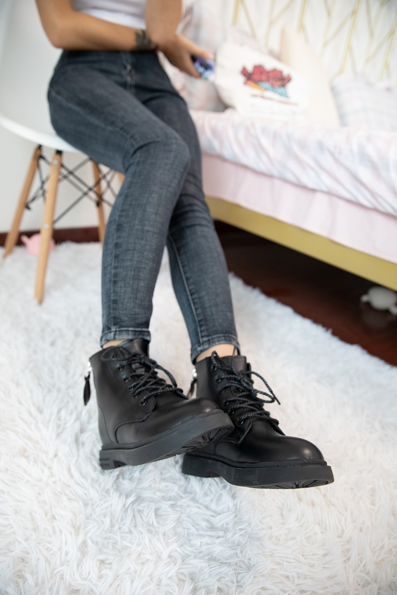 [物恋传媒] NO.526 言言-晚霞时光