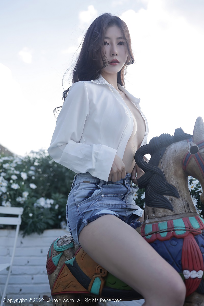 [XIUREN秀人网] 2022.05.16 NO.5013 尹甜甜 性感写真