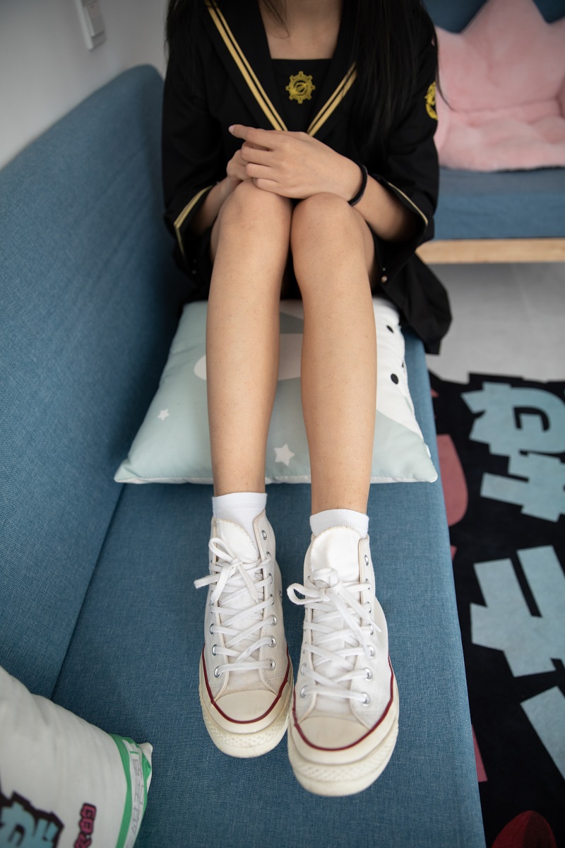 [物恋传媒] NO.756 elise-梦醒时分（JK、帆布鞋、白棉袜、裸足）