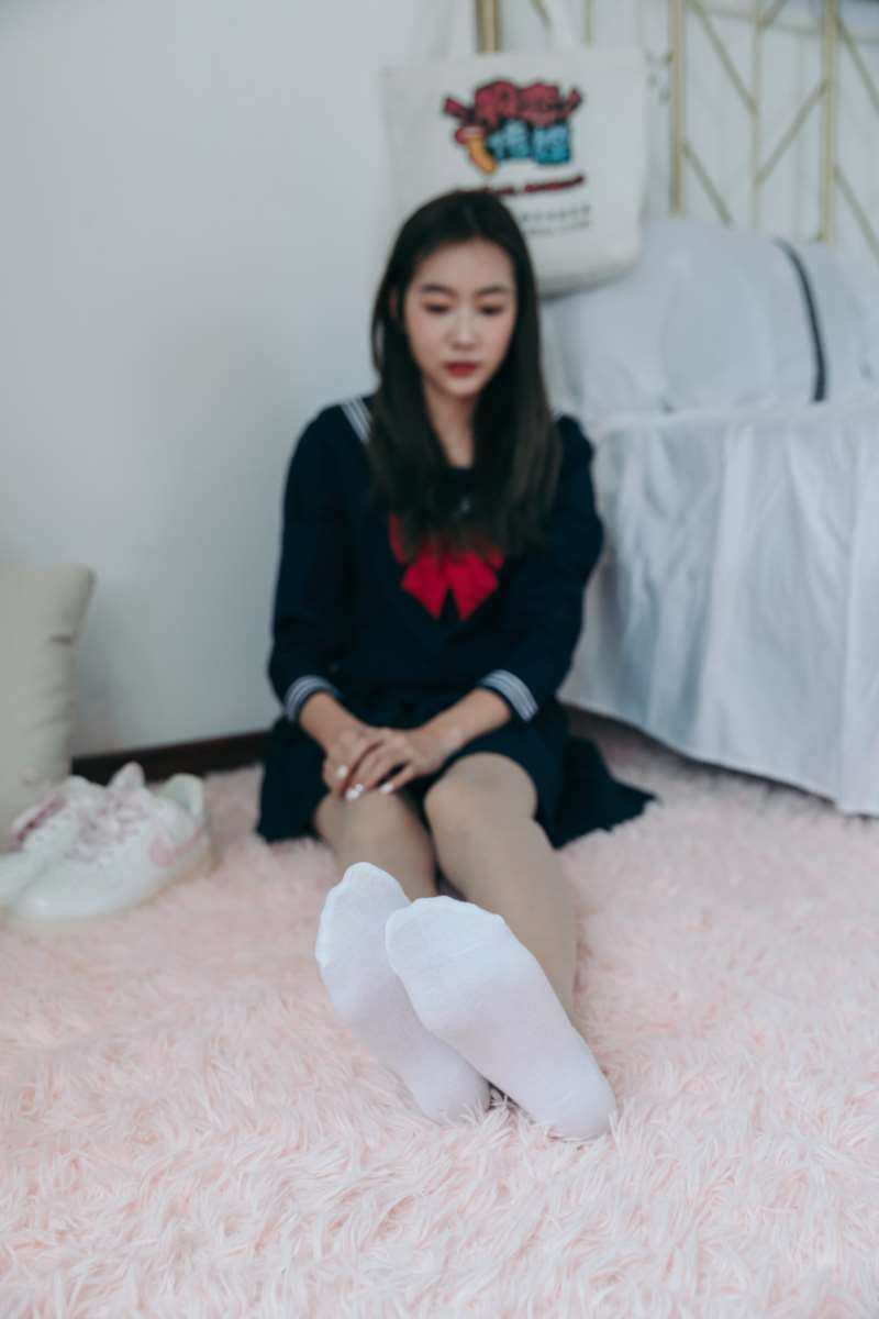 [物恋传媒] NO.775 小鹿-船与网（板鞋、高跟鞋、肉丝、白棉袜、扭伤剧情）