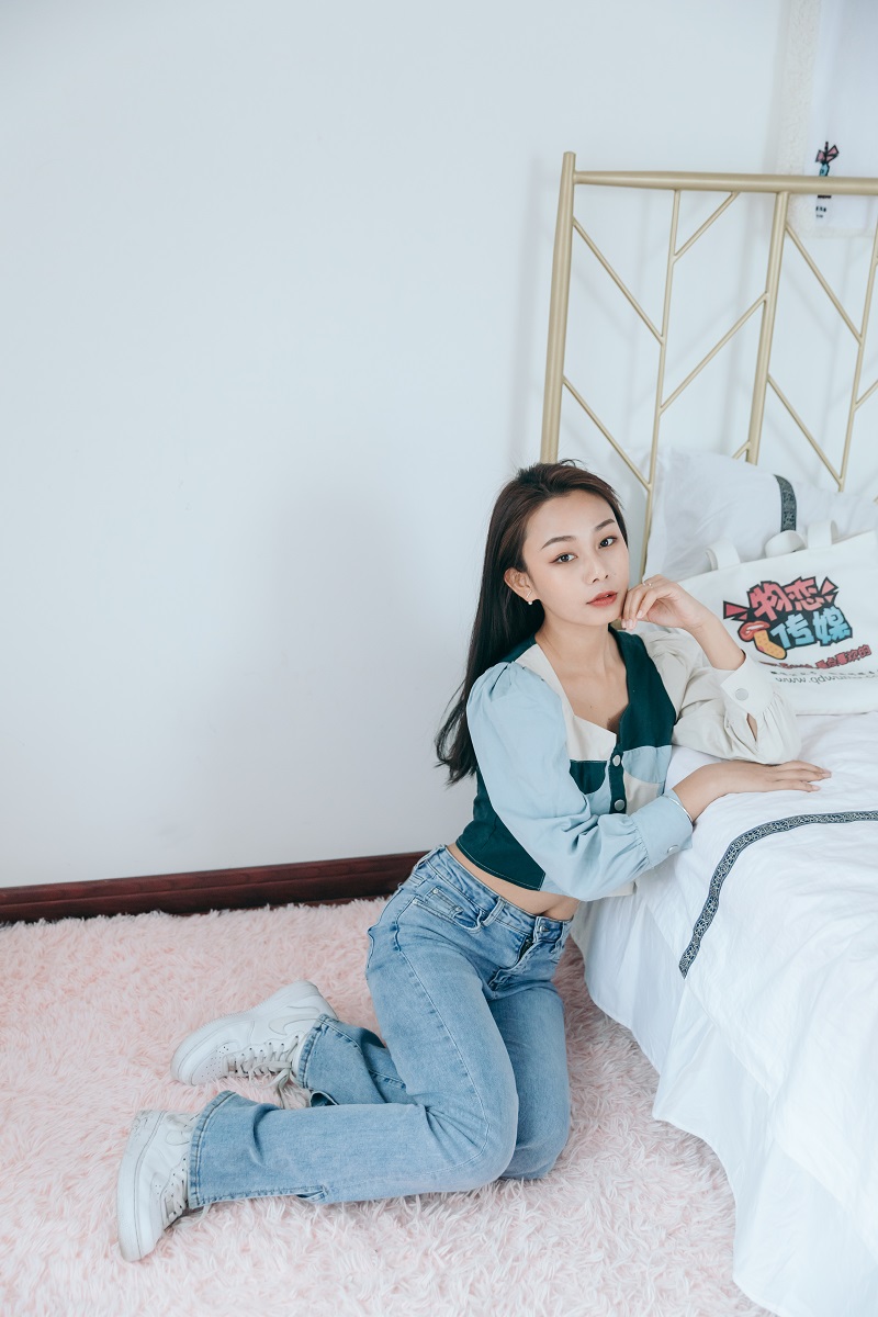 [物恋传媒] NO.869 岚岚-半生烟火半生月