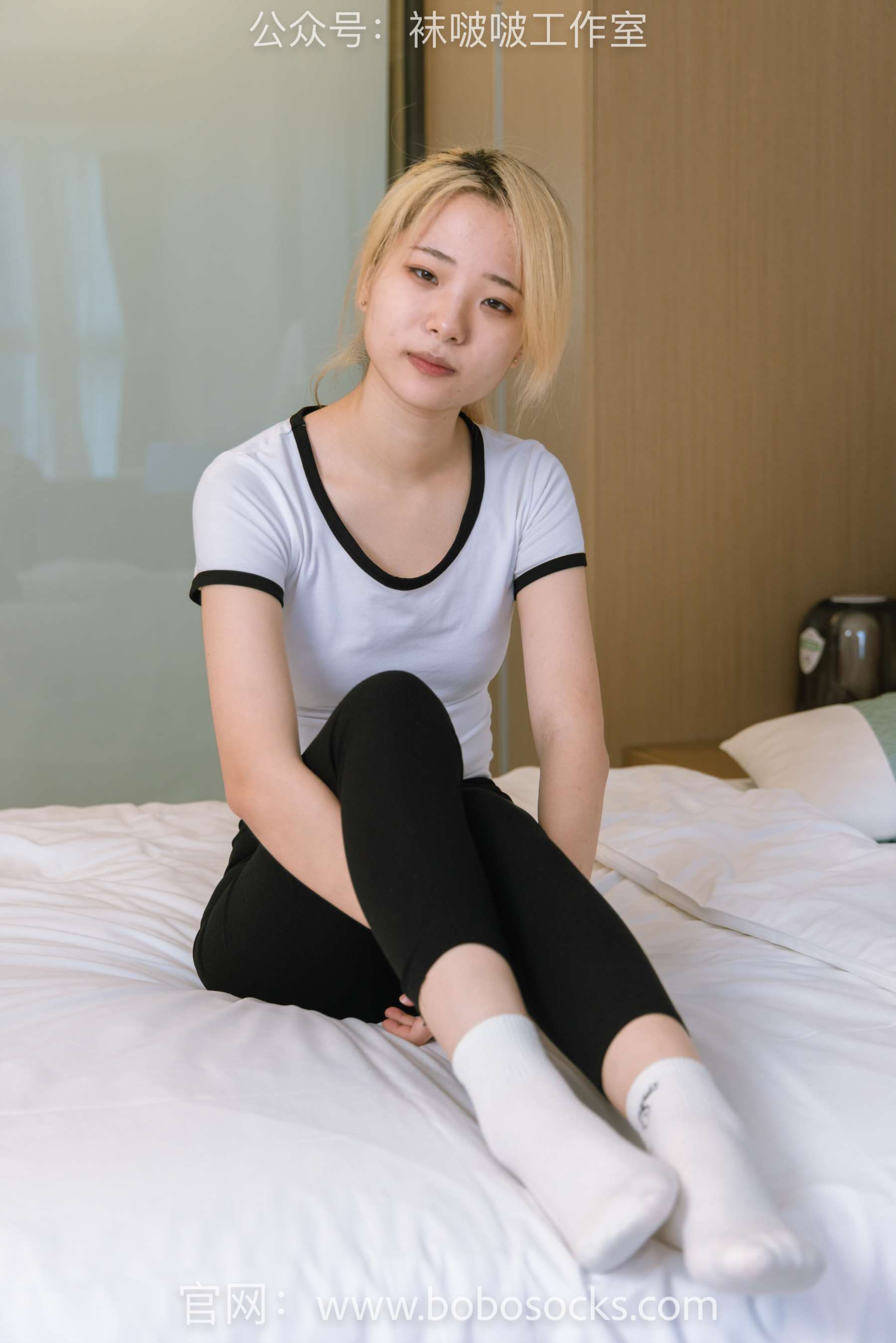 [BoBoSocks袜啵啵] 122期 小淳-高跟长靴、白棉袜(带视频)【149P+1V/6.19G】