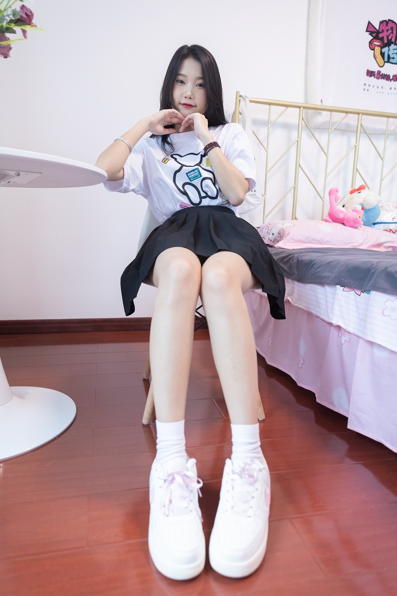 [物恋传媒] NO.890 小竹-虚幻雨意