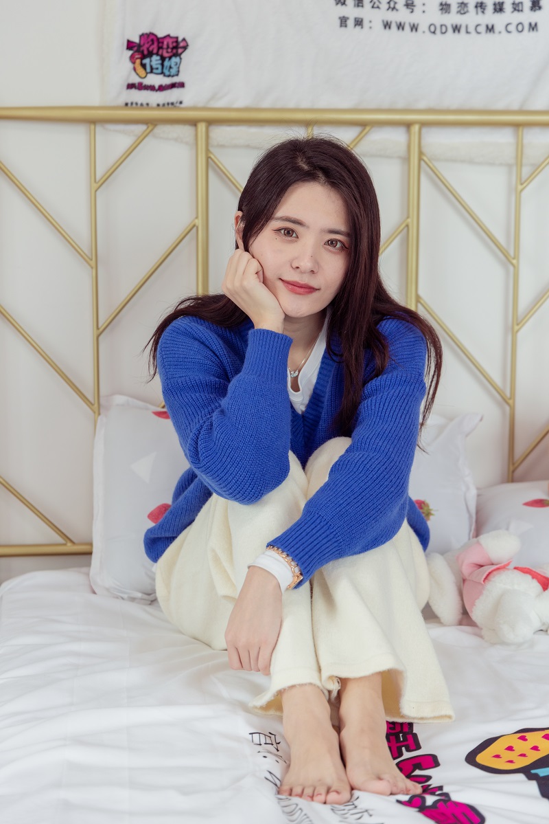 [物恋传媒] NO.965 然然-树下的故事