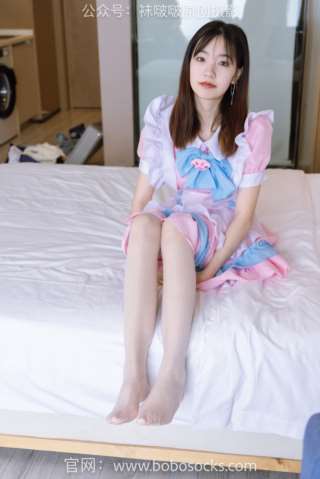 [BoBoSocks袜啵啵] 154期 小甜豆-两双高跟鞋、珠光白丝、女仆装