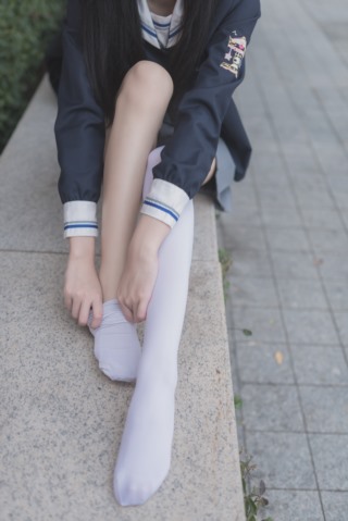 风之领域 NO.021 学妹户外黑丝 [50P-154MB]