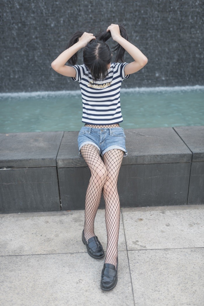 风之领域精品写真@No.027 短裤鱼网丝袜 [50P/221MB]