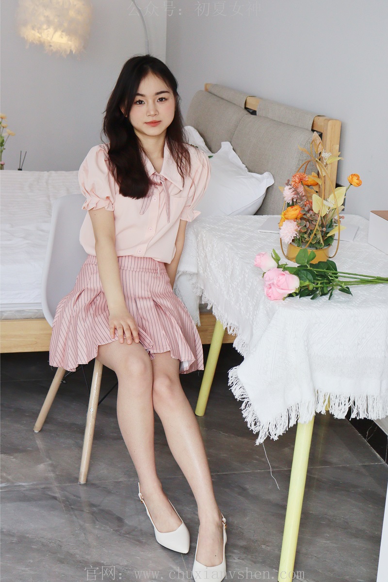 [初夏女神] NO.015 十一-粉色S码休闲JK搭白色高跟鞋