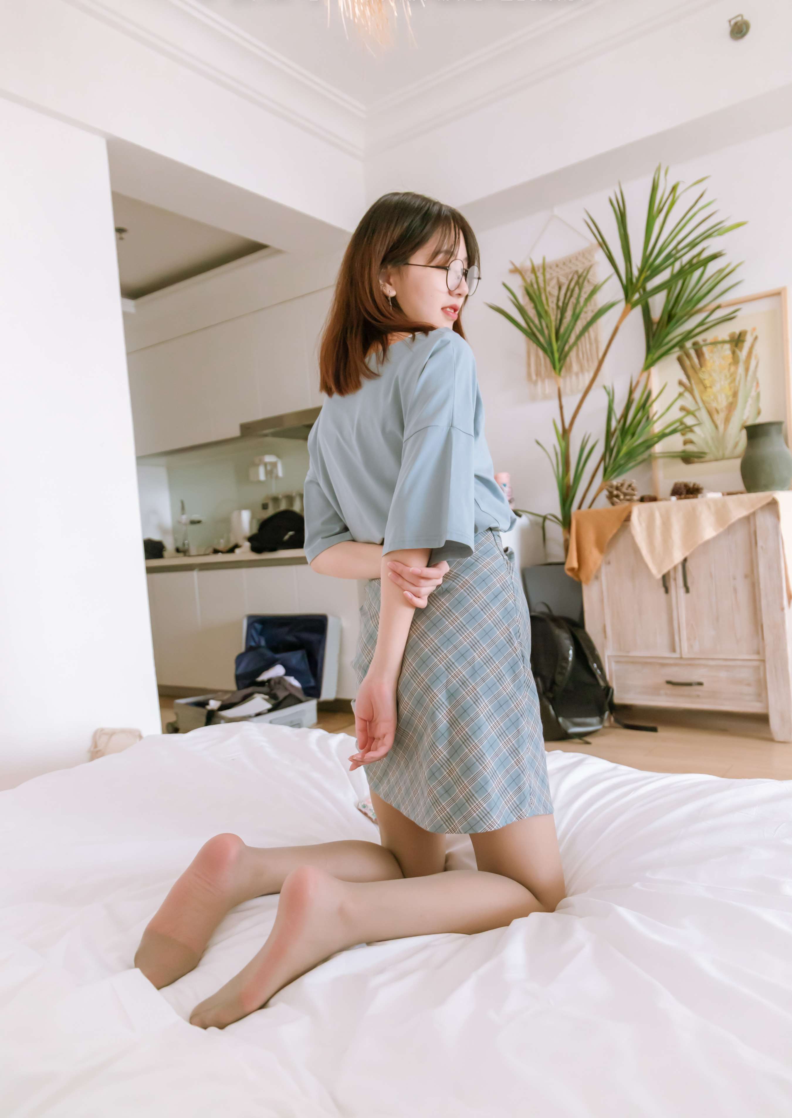 小甜豆-棉拖鞋、灰丝、裸足