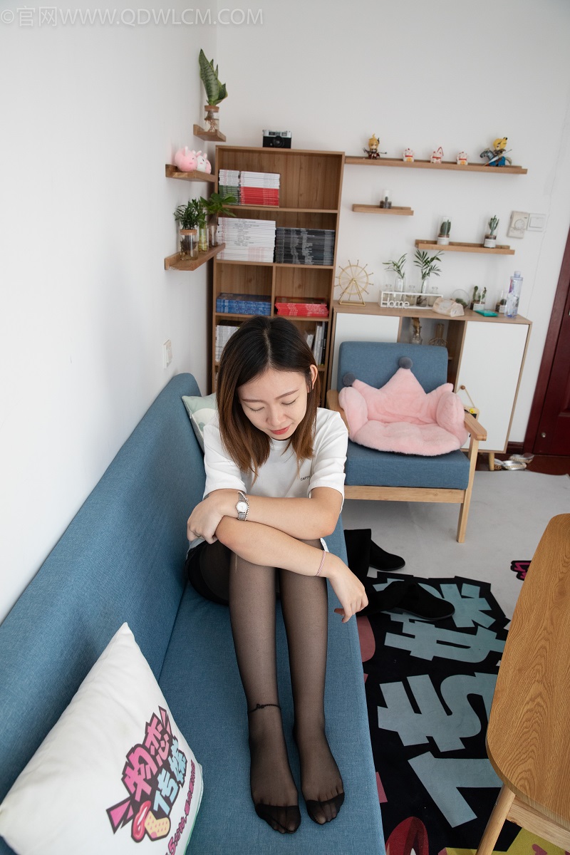 [物恋传媒] NO.995 婷婷-花开花落