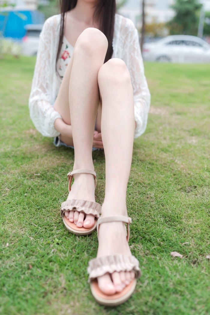 风之领域精品写真@No.042 户外公园的长腿小解解 [51P/216MB]