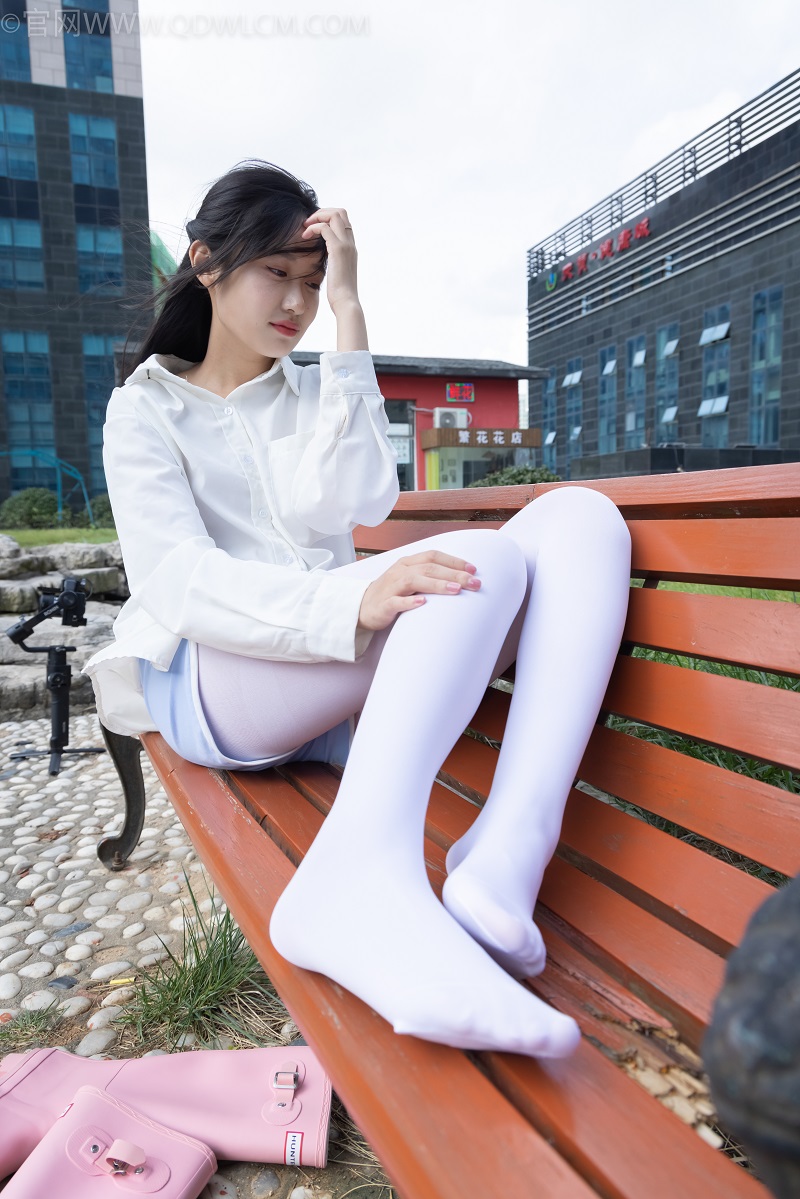 [物恋传媒] NO.998 小敏-淡花香