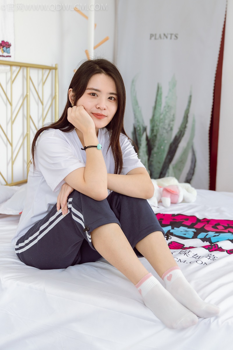 [物恋传媒] NO.1000 然然-风里的相遇