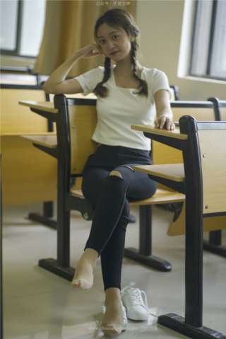 [初夏女神]039期 依依~《邻家女孩》毕业季(带视频)【166P+1V/6.94G】