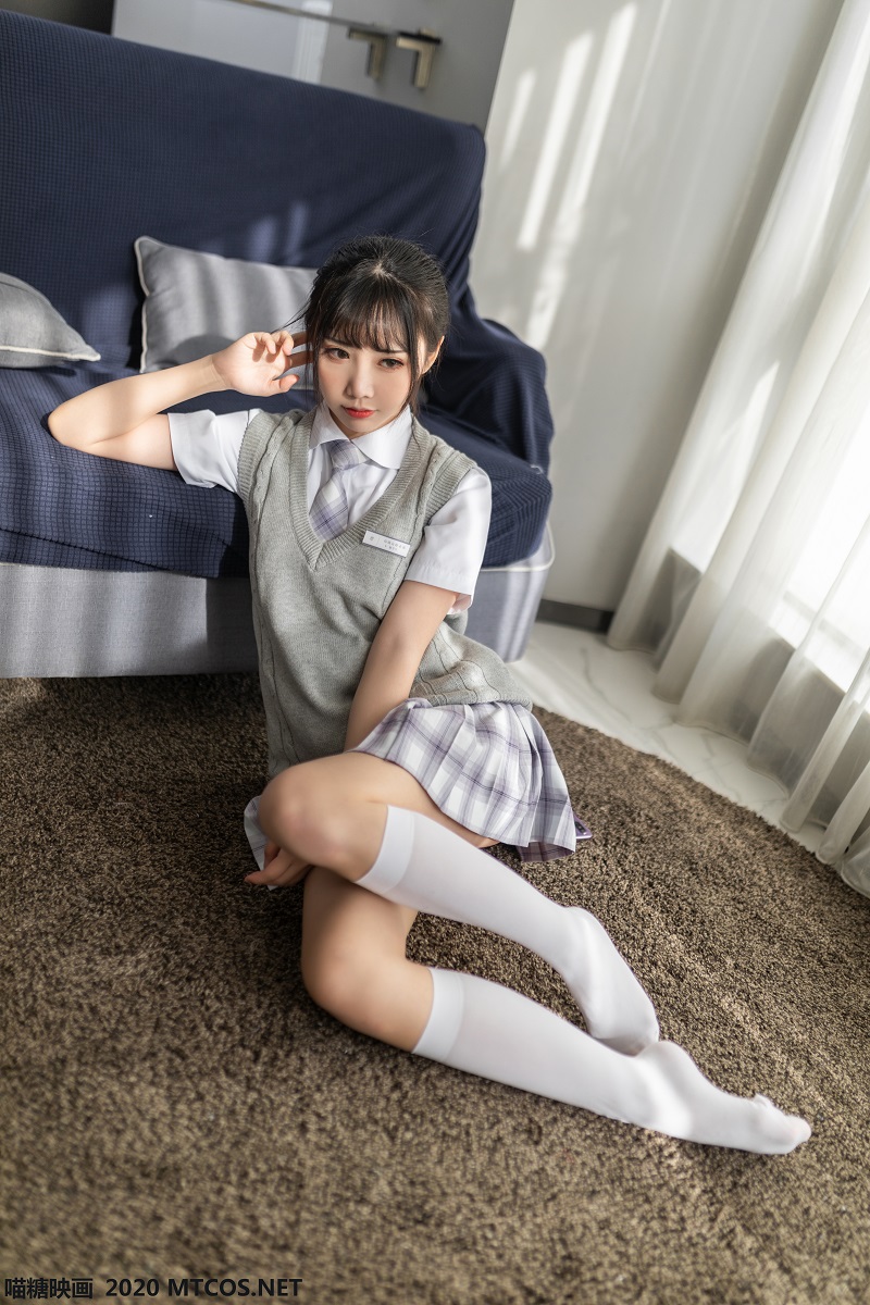 [喵糖映画] JKL.001 面饼仙儿制服少女