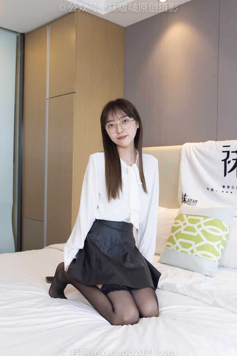 [BoBoSocks袜啵啵] 285期 稚予-两双高跟鞋、灰丝大腿袜、黑丝大腿袜