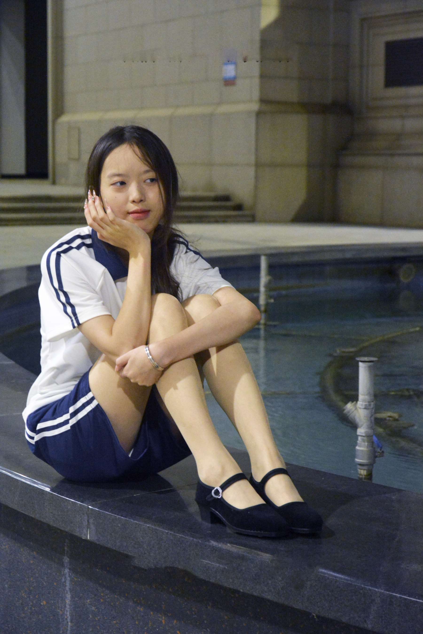 《[初夏女神]076期 情情~【开学前夕】最后一次温馨高中校服了(带视频)》作品图