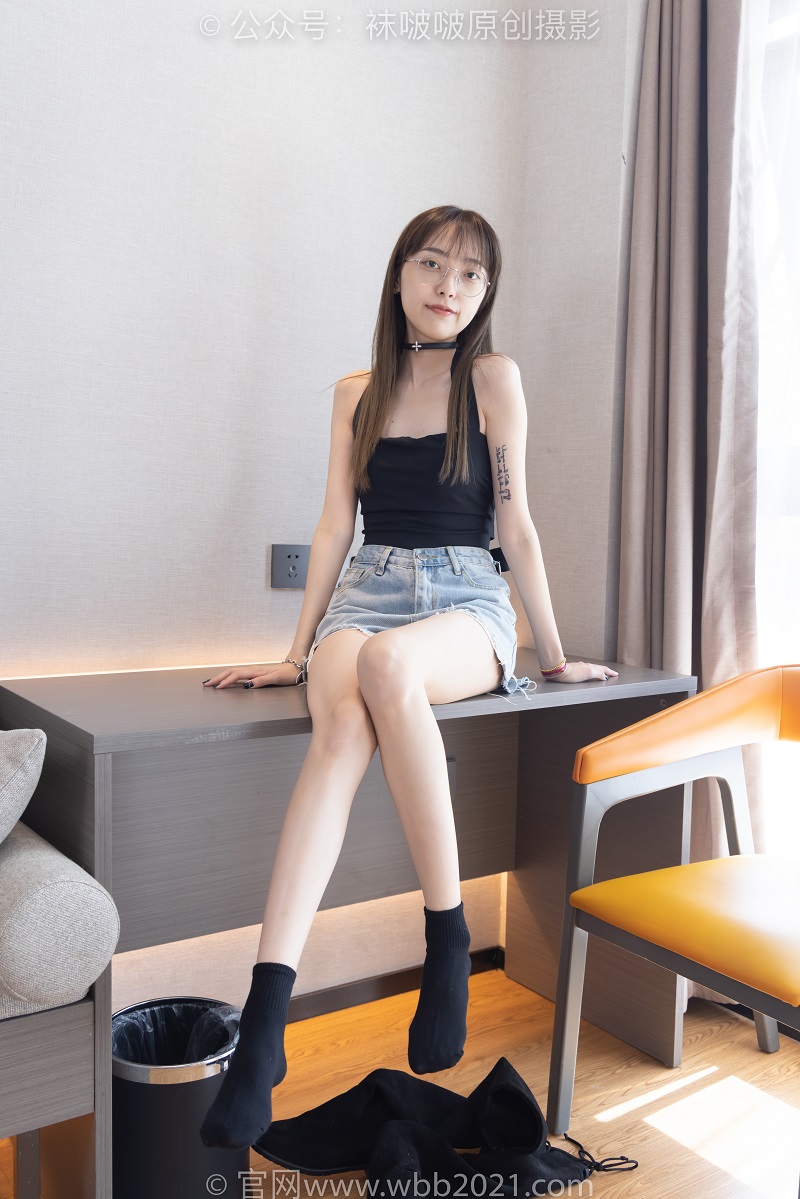 [BoBoSocks袜啵啵] 291期 稚予-长靴、板鞋、白棉袜、黑棉袜、裸足