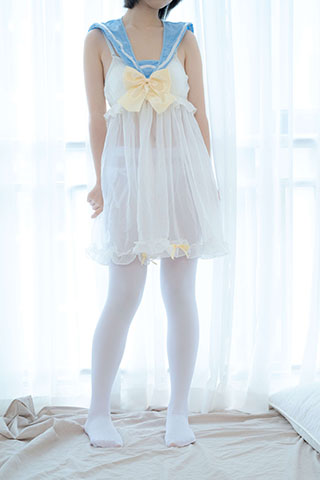 少女制服の白丝脚丫