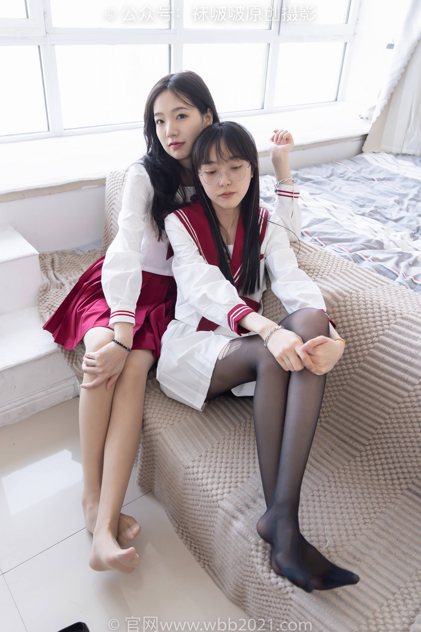 [袜啵啵] 302期 小甜豆稚予-三双皮鞋、板鞋、黑丝、两双肉丝、裤里丝