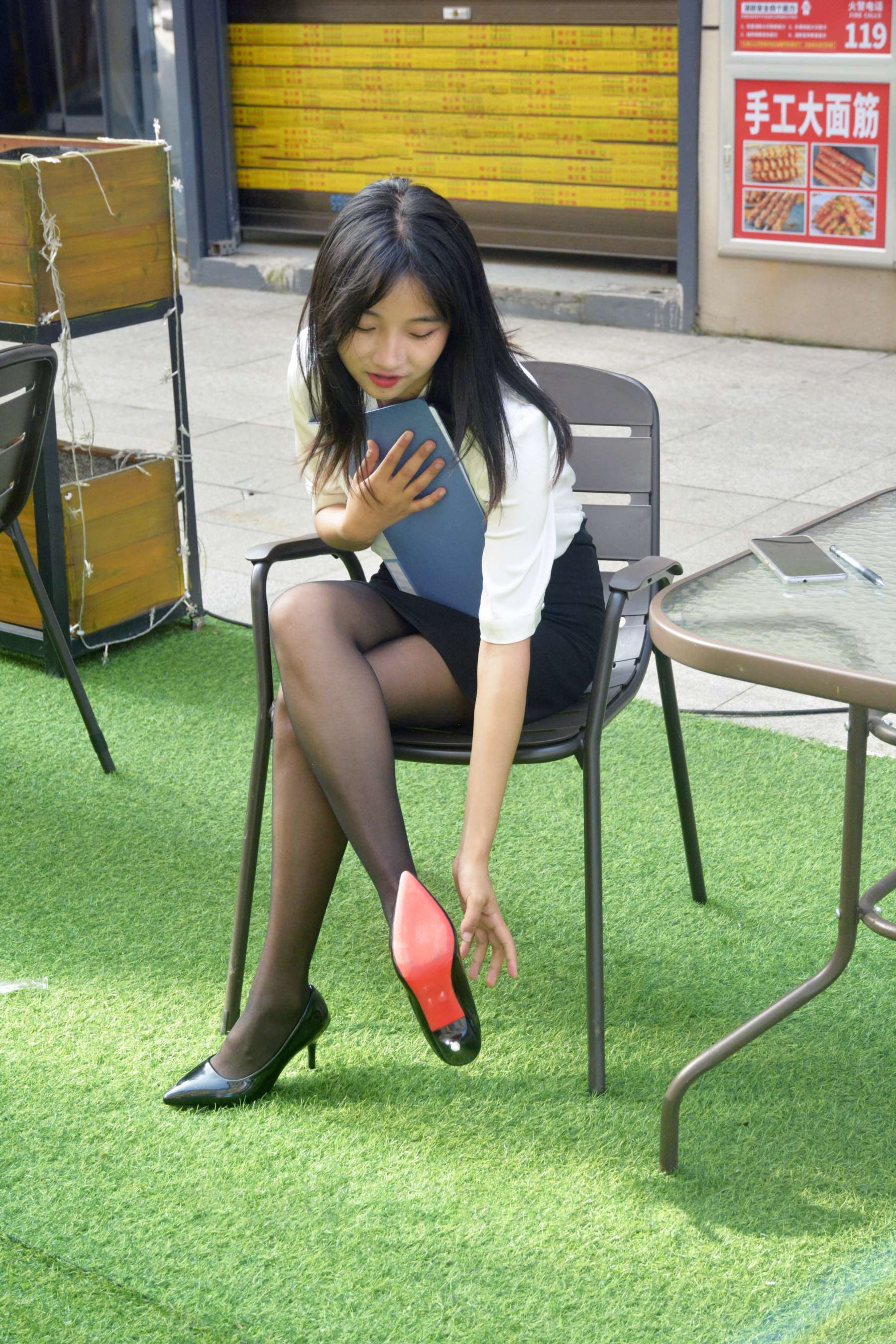 [初夏女神]088期 点点~【黑白正装】黑白正装解锁黑丝的穿搭风