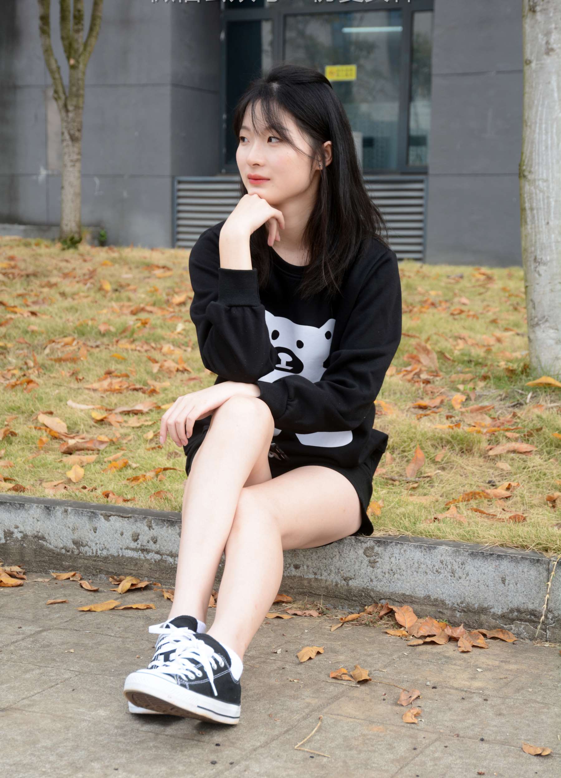 [初夏女神]106期 安妮~【小熊卫衣】天气冷了，注意保暖哦。不像我，只要好看