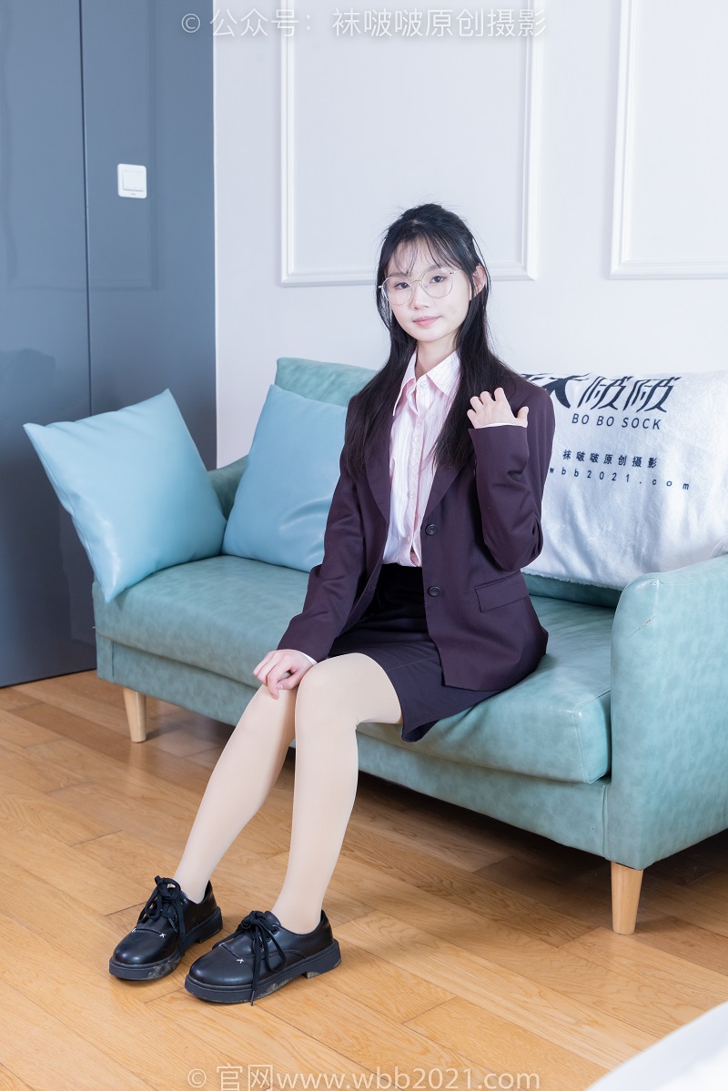 [BoBoSocks袜啵啵] 362期 甜甜圈-两双皮鞋、厚肉丝、厚黑丝、ol制服