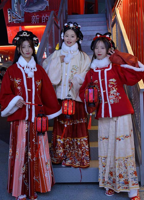 [初夏女神]152期 《新年快乐》2023已经过去了，2024大家都事事顺心！大家新年快乐