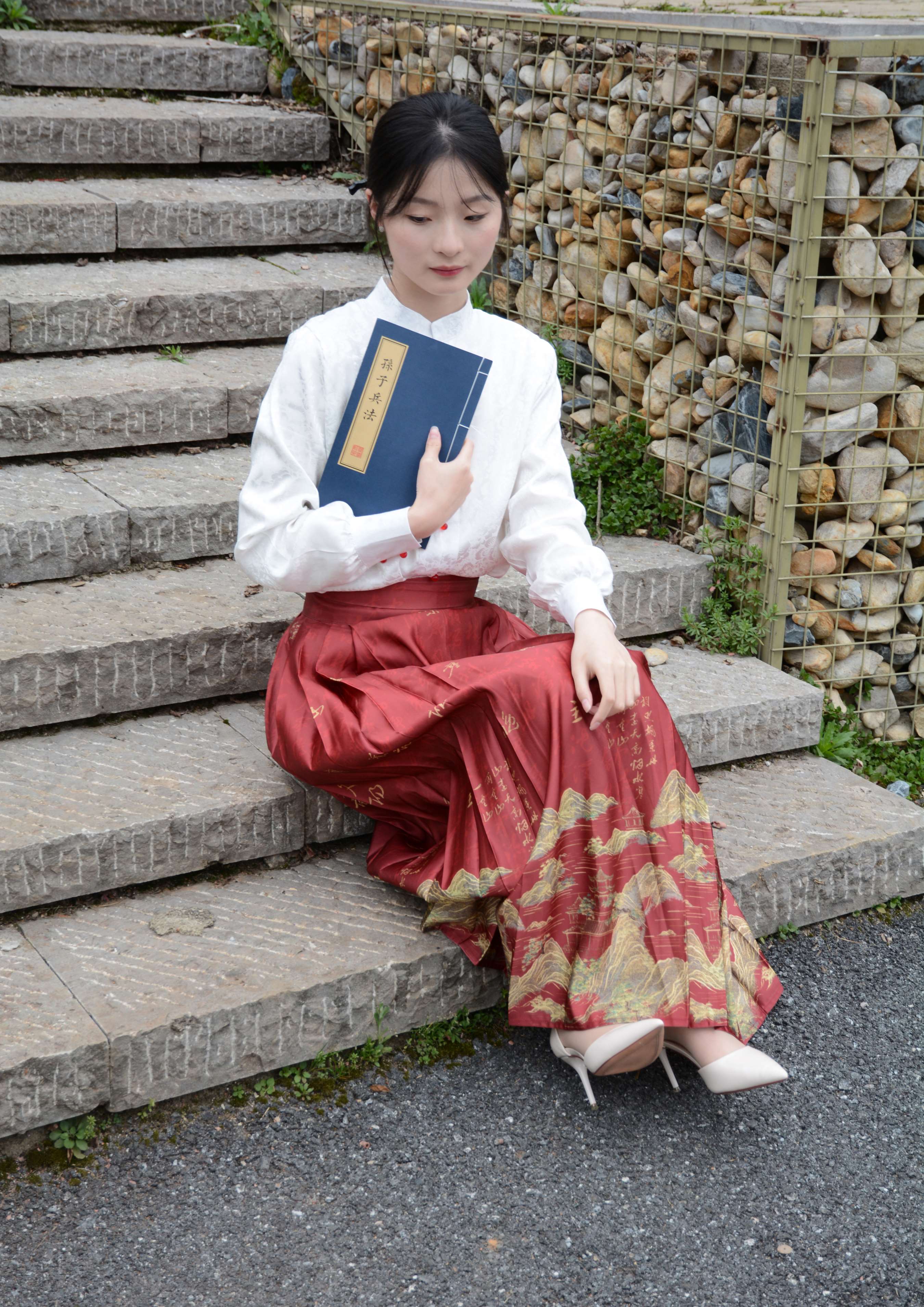 [初夏女神]174期 安妮~【御剑飞行】一本书、一根笛、一把剑，这就算江湖了