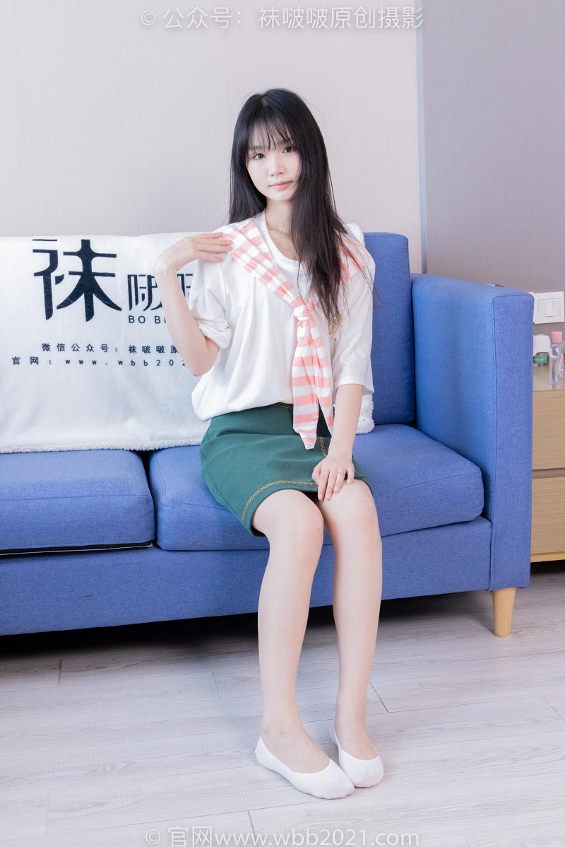 [BoBoSocks袜啵啵] 394期 甜甜圈-运动鞋,白船袜,裸足,裸足涂抹精油玩鞋子剧情