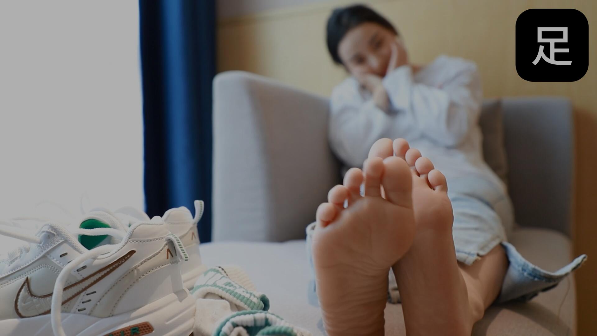 少女牛仔棉袜の嫩足