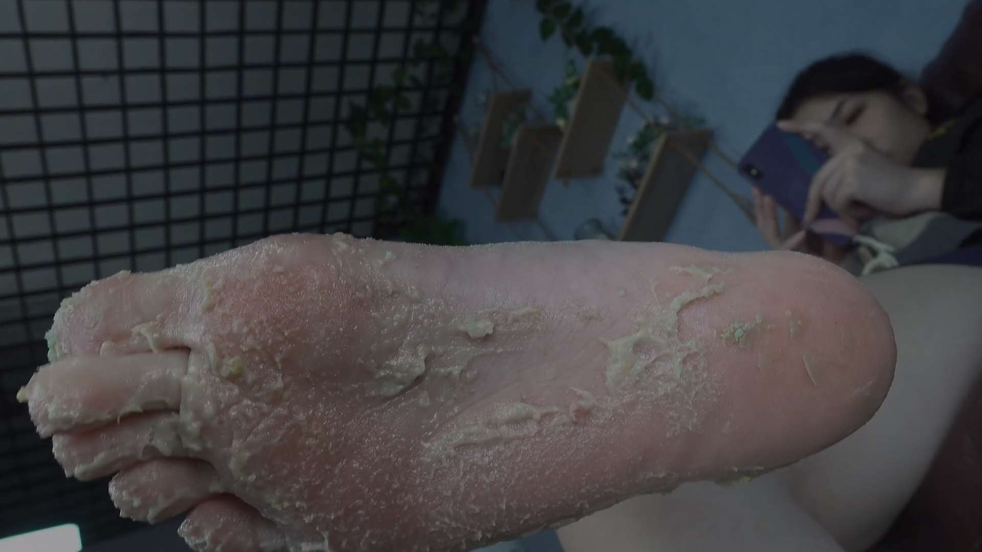 小怡同学脚丫夹饼干