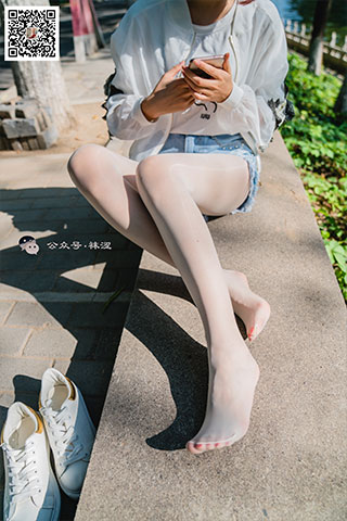 [袜涩]60-袜涩-当穿白丝的妹子遇到大叔（高清版）【68P/1.31G】