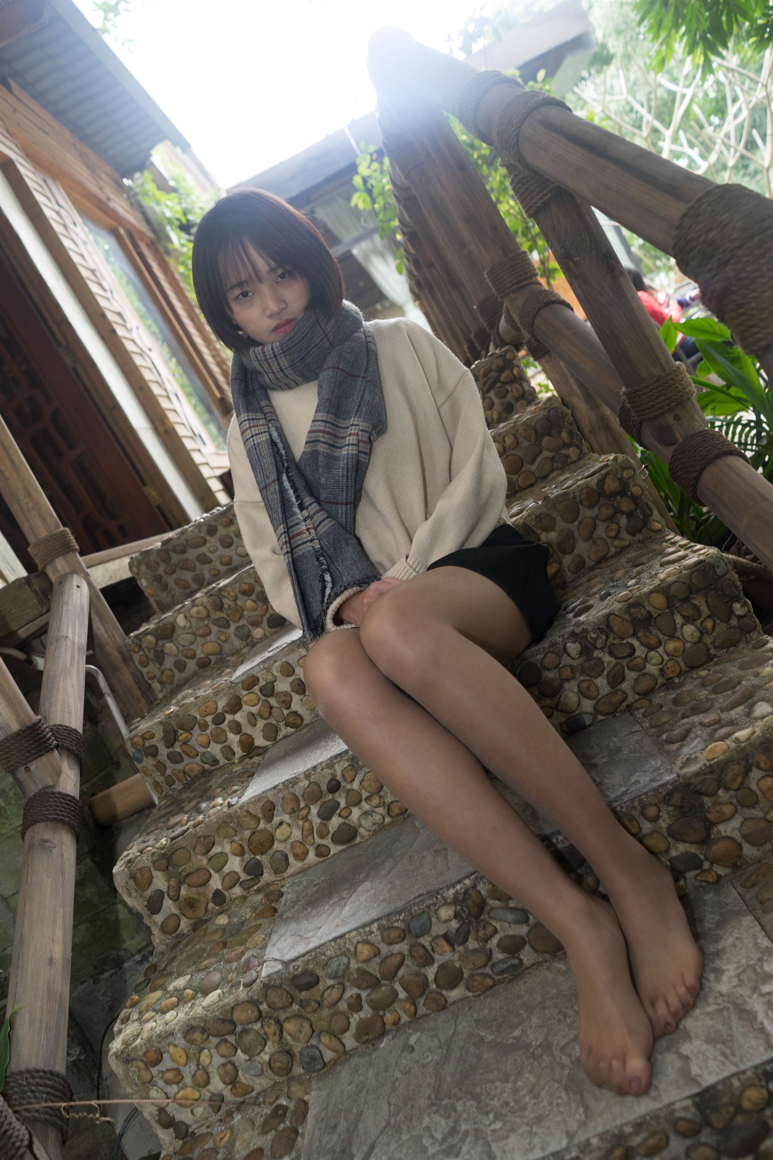 《[街拍丝足]001-高中妹子街边偶遇直接约拍不犹豫【109P/133M】》作品图