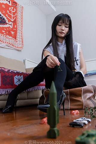 [袜啵啵] 477期 甜甜圈-高跟鞋、高跟凉鞋、厚黑丝、白丝-脚尖加固款、裸足、穿鞋和丝袜踩小汽车小人军团巨大娘剧情(带视频)【150P+1V/6.51G】