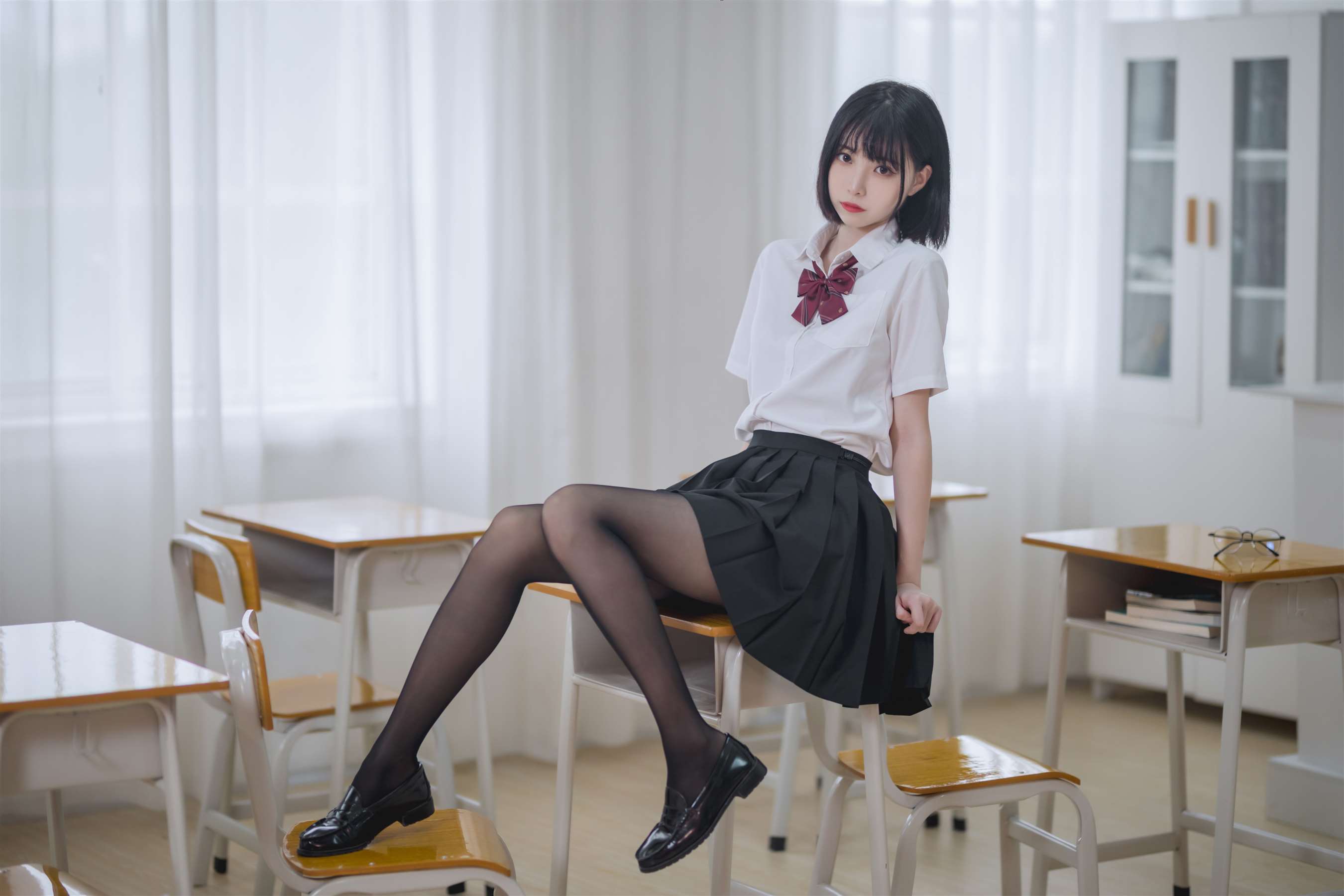 《[美图精选]15-许岚-教室JK黑丝【40P/426M】 》作品图