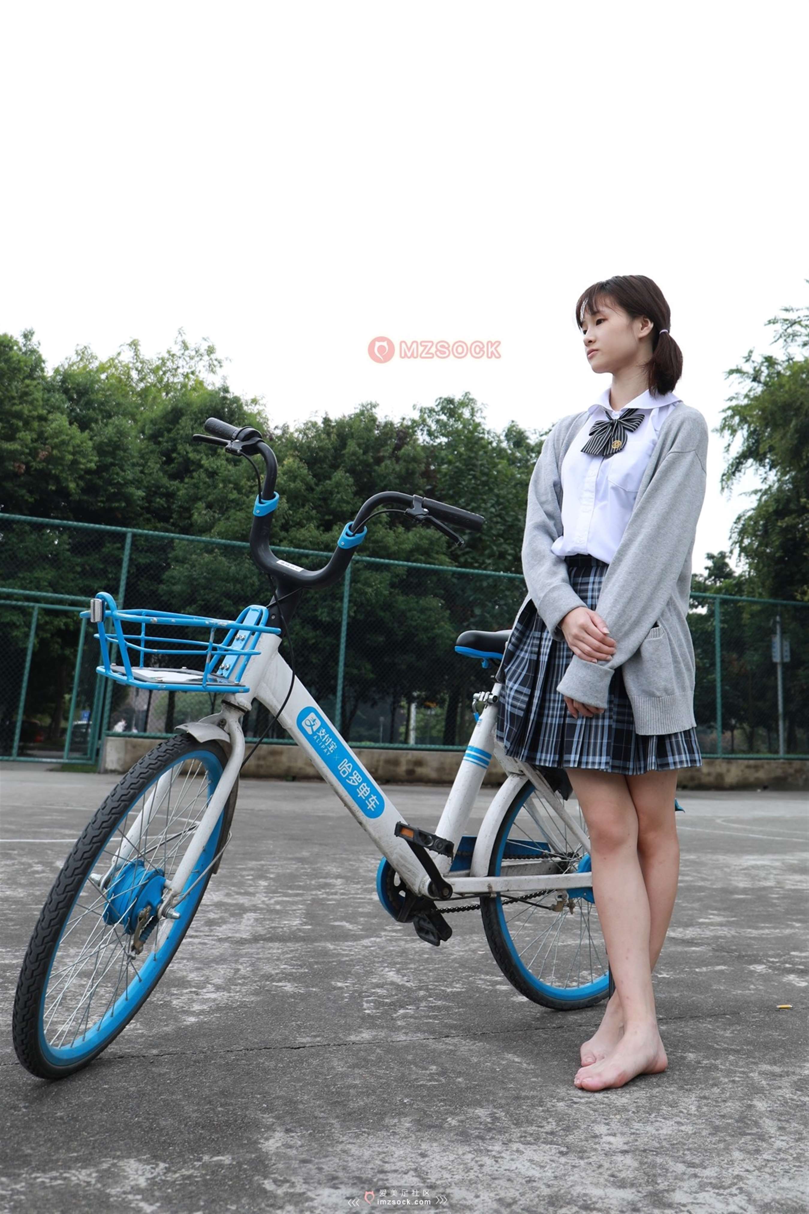 《[MZSOCK]爱美足002 点点清纯小萝莉 格子裙【80P/28M】》作品图