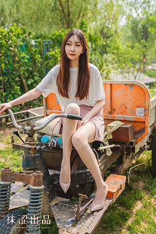 [袜涩]75-袜涩-思甜 超修长笔直肉丝美腿 尖头细高跟鞋无敌加分【51P/93M】