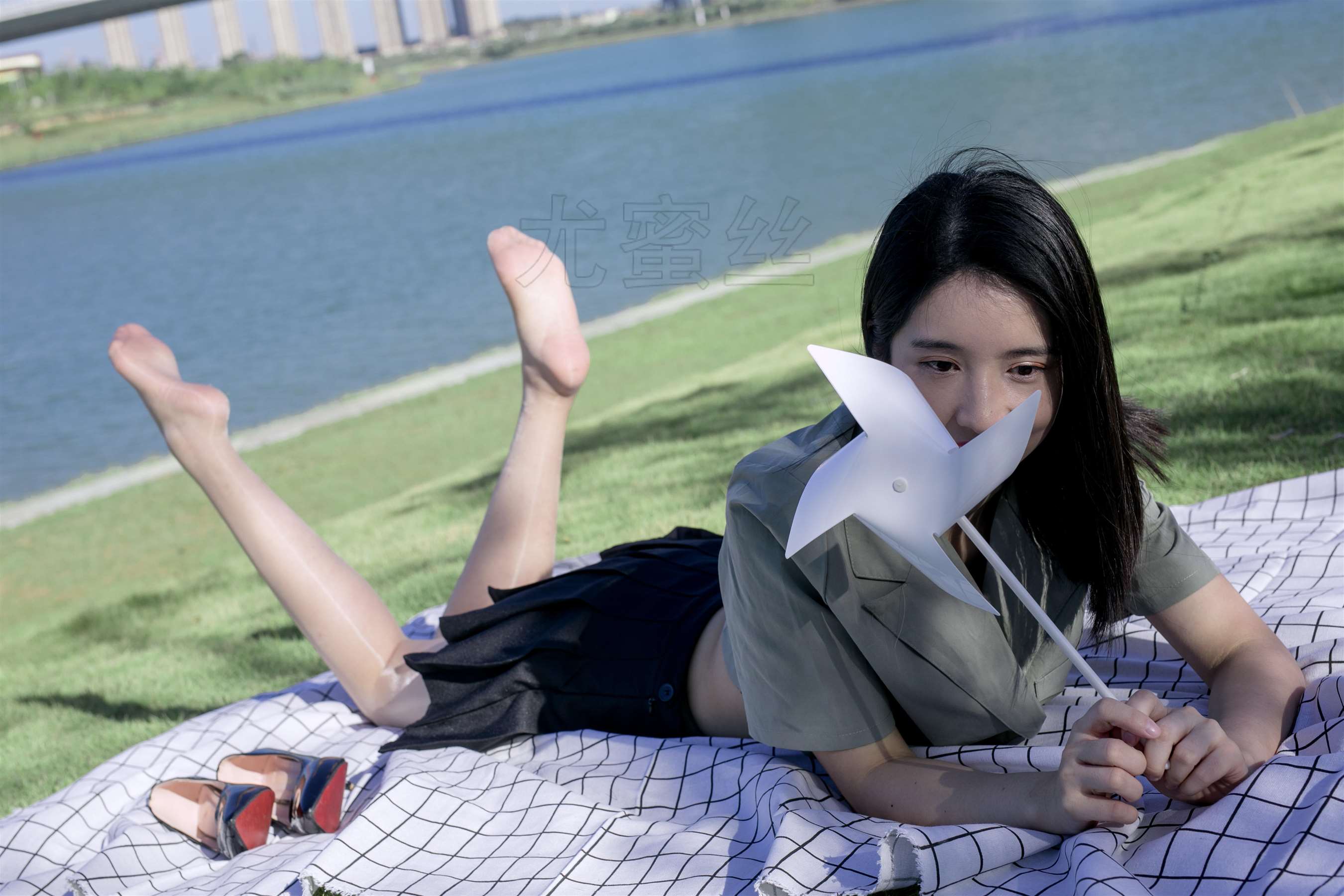 《[尤密丝] No.003 穿搭推广展示图集【89P/158M】》作品图