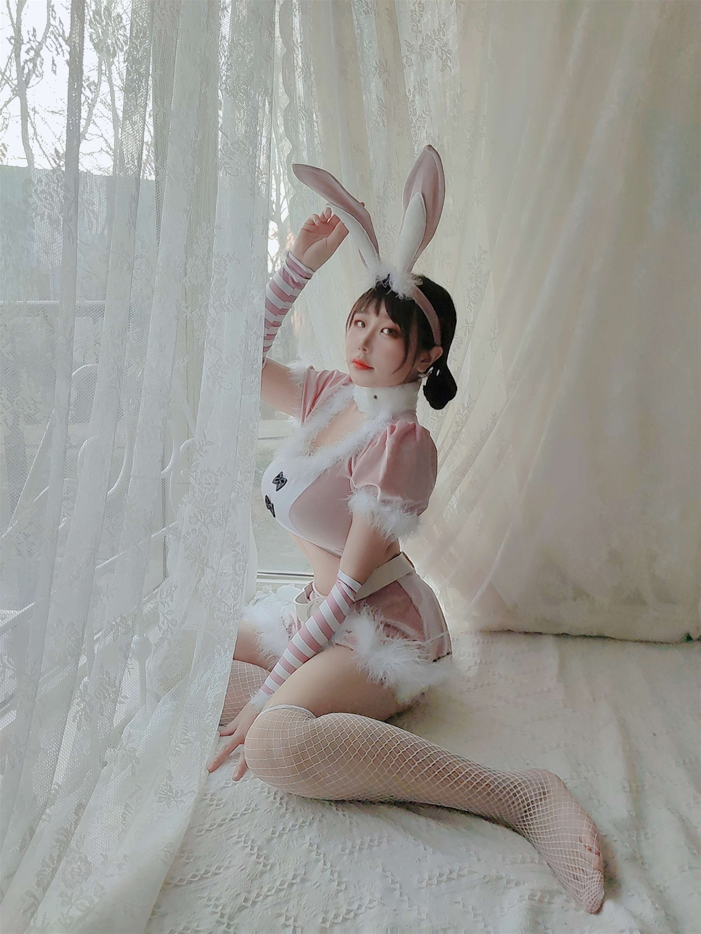 《兔女自拍》作品图